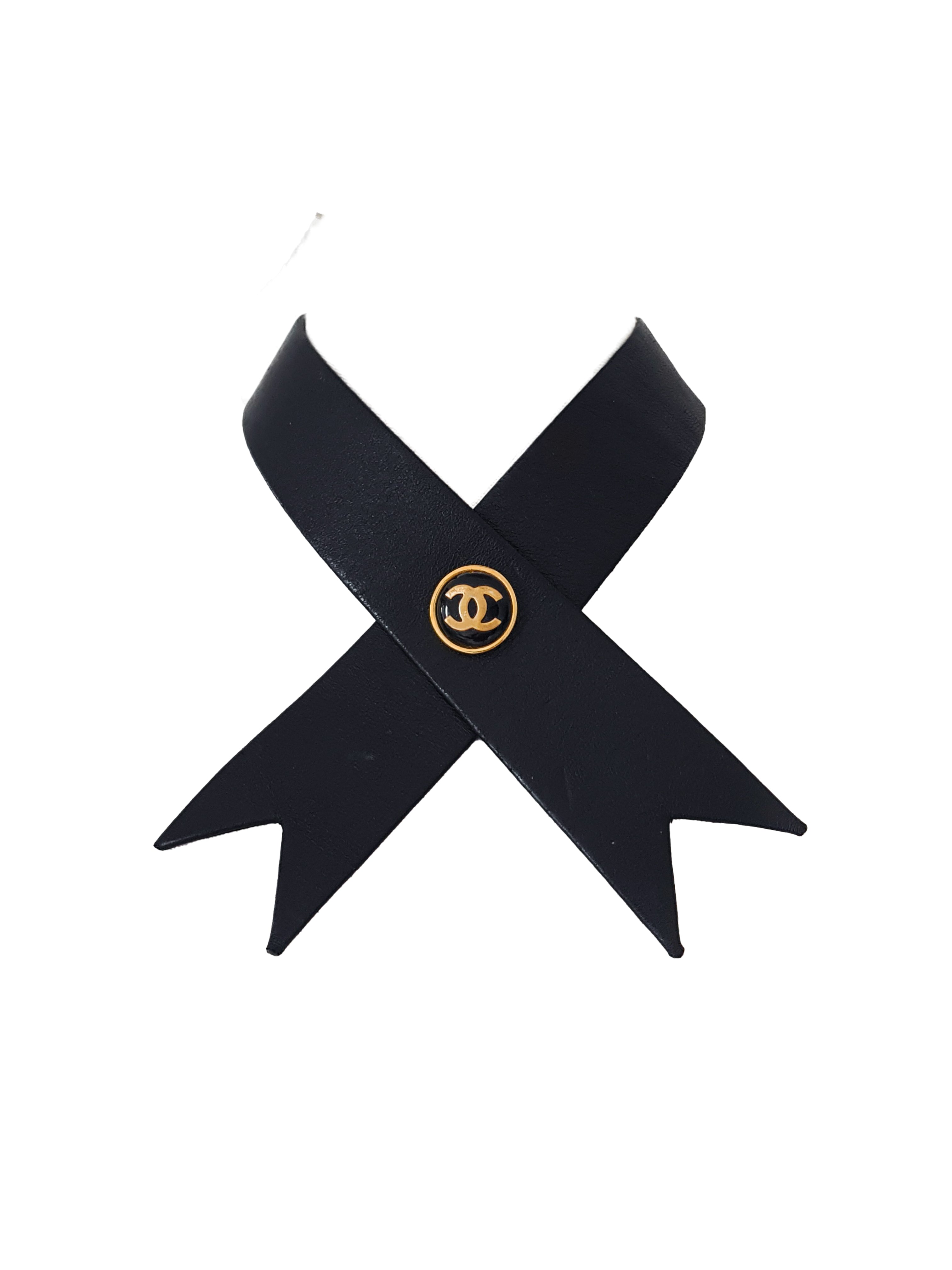 CHANEL FALL / WINTER 1985 BLACK LEATHER GOLD PLATED CC LOGO BUTTON COLLAR