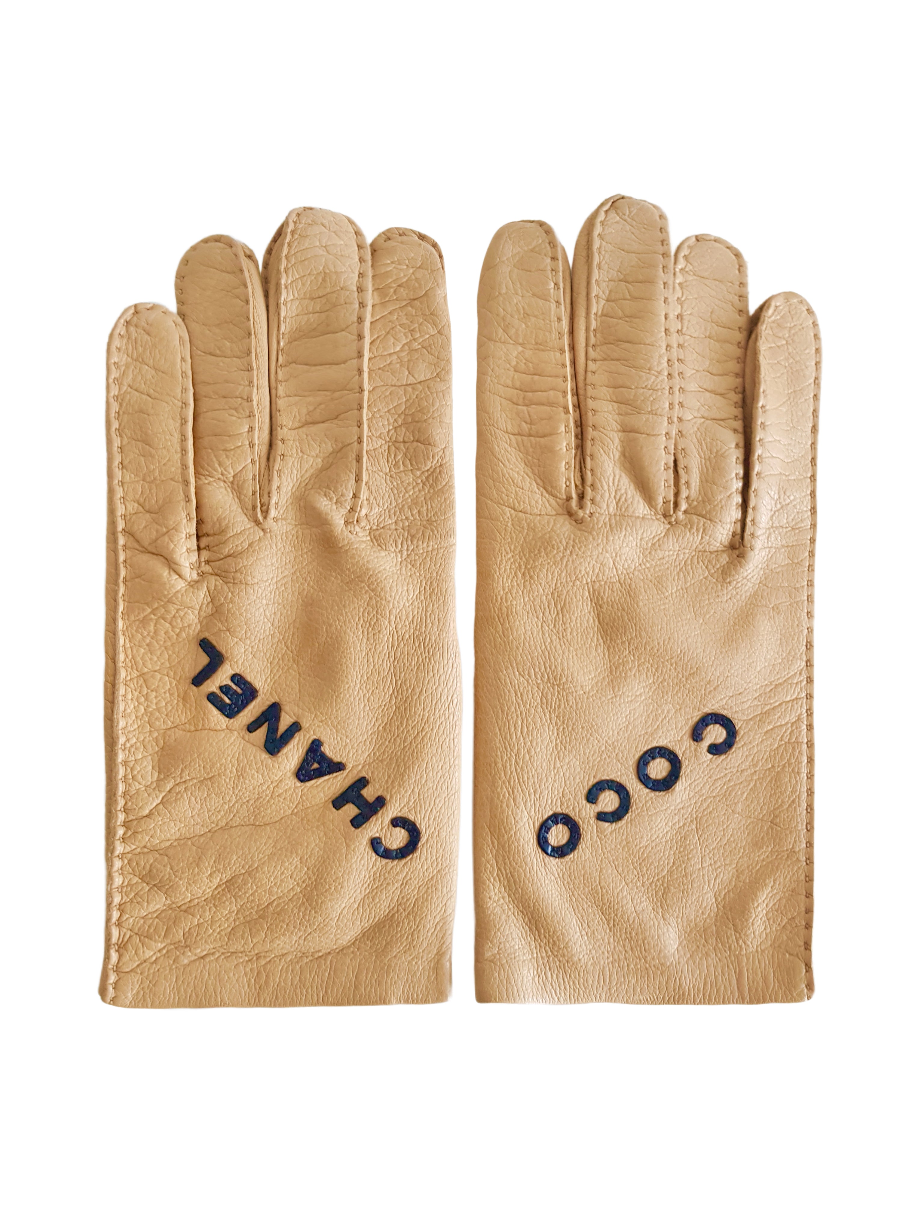 CHANEL 1990'S BEIGE LAMBSKIN LEATHER BLACK COCO SPELLOUT LOGO GLOVES