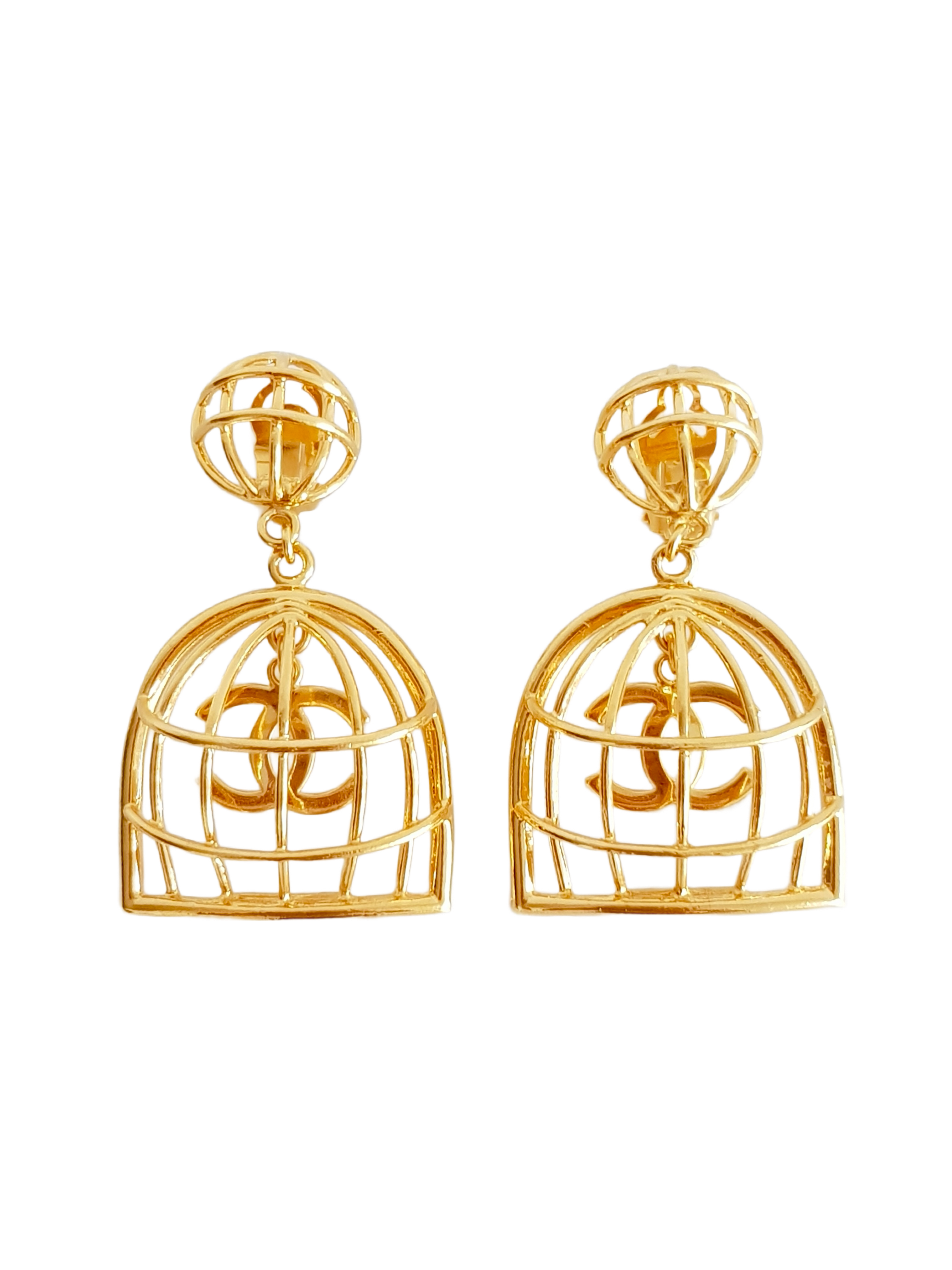 CHANEL SPRING / SUMMER 1993 (93P) GOLD PLATED DANGLING CC LOGO BIRDCAGE CLIP-ON EARRINGS