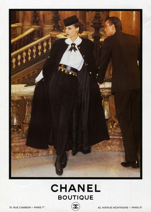 CHANEL FALL / WINTER 1985 BLACK SILK GOLD PLATED CC LOGO BUTTON COLLAR
