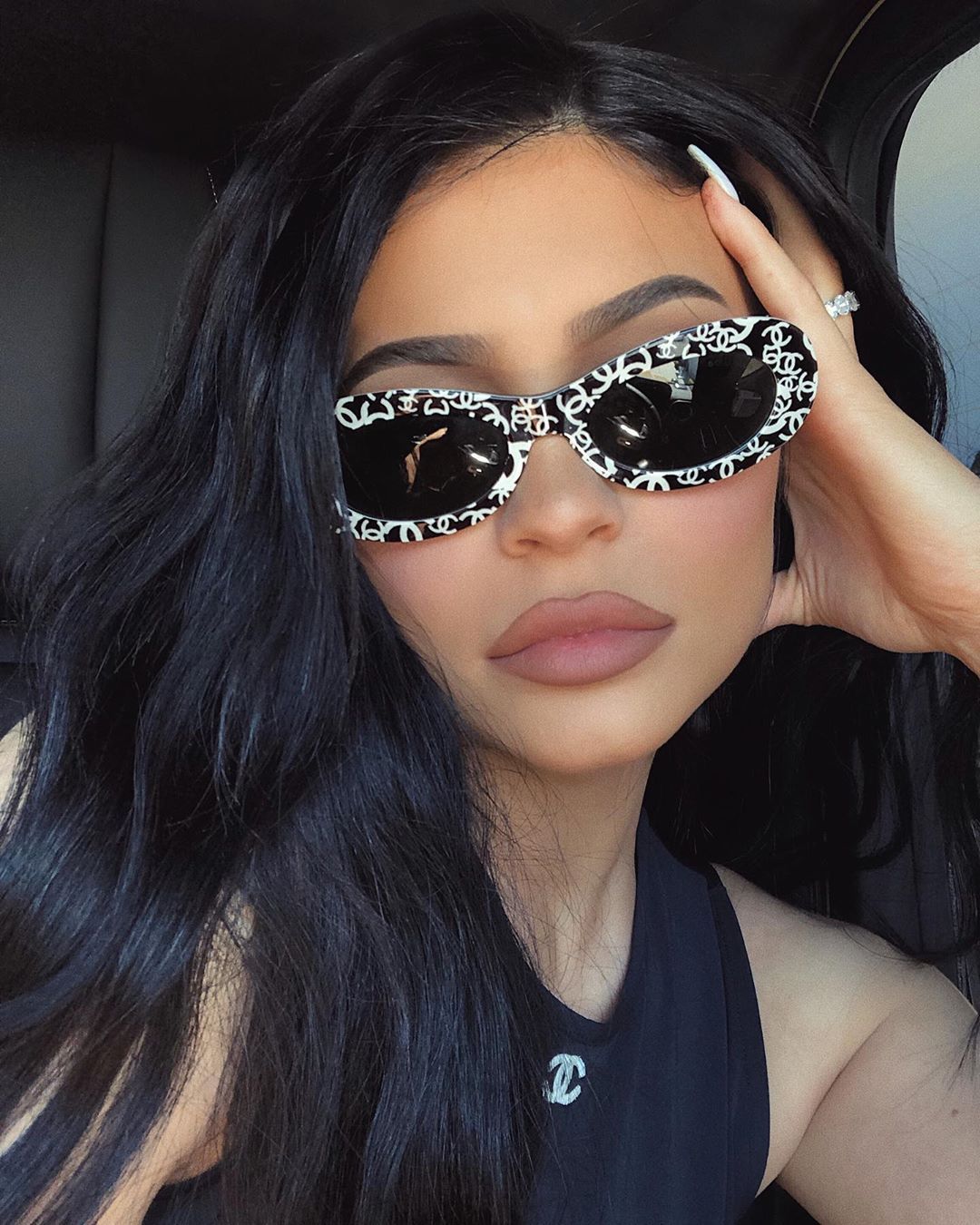 CHANEL 1990’S (18316) BLACK LUCITE CC LOGO ‘ KYLIE JENNER’ SUNGLASSES