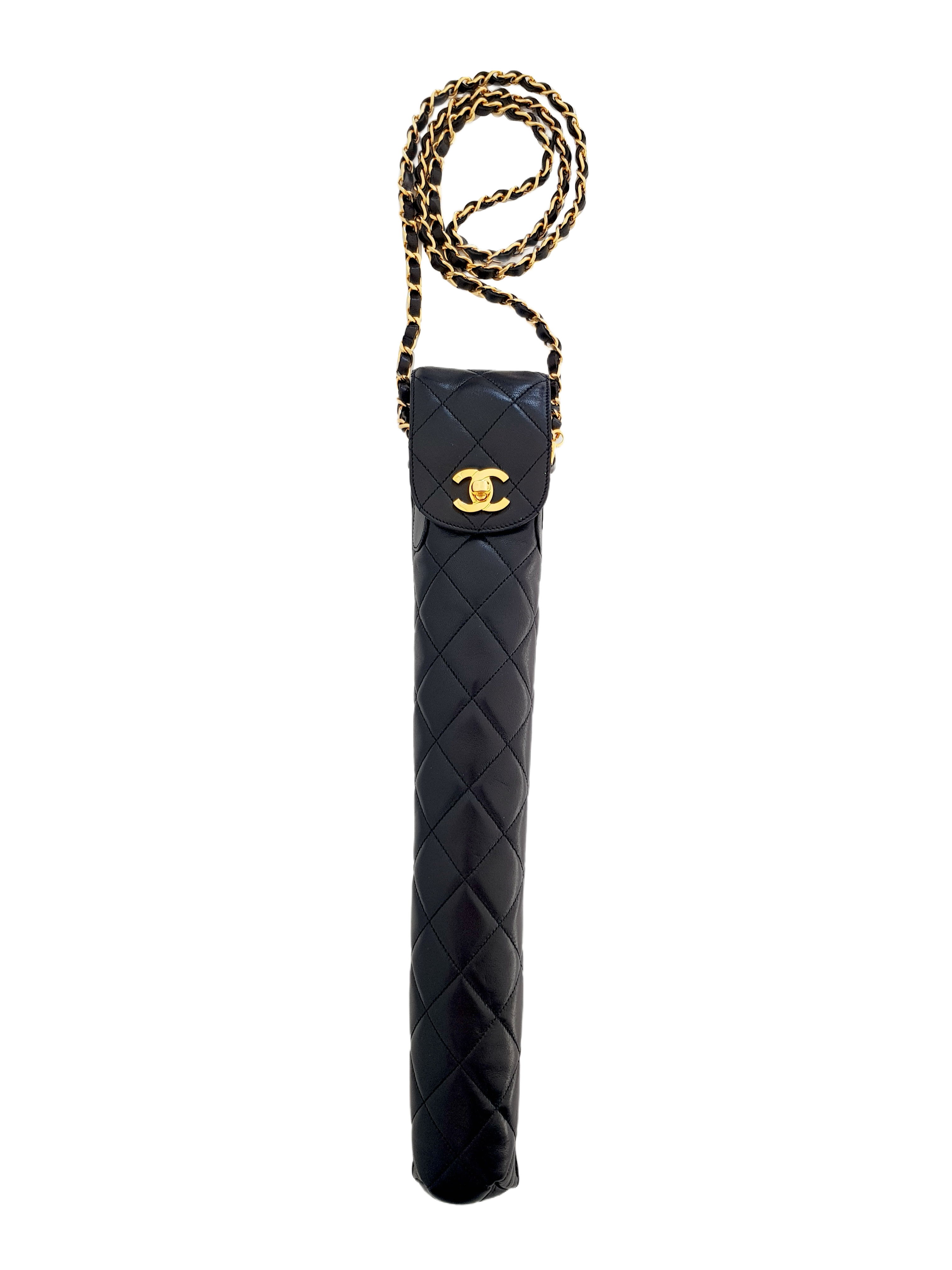 CHANEL FALL / WINTER 1995 (95A) BLACK QUILTED LEATHER CC LOGO TURNLOCK UMBRELLA