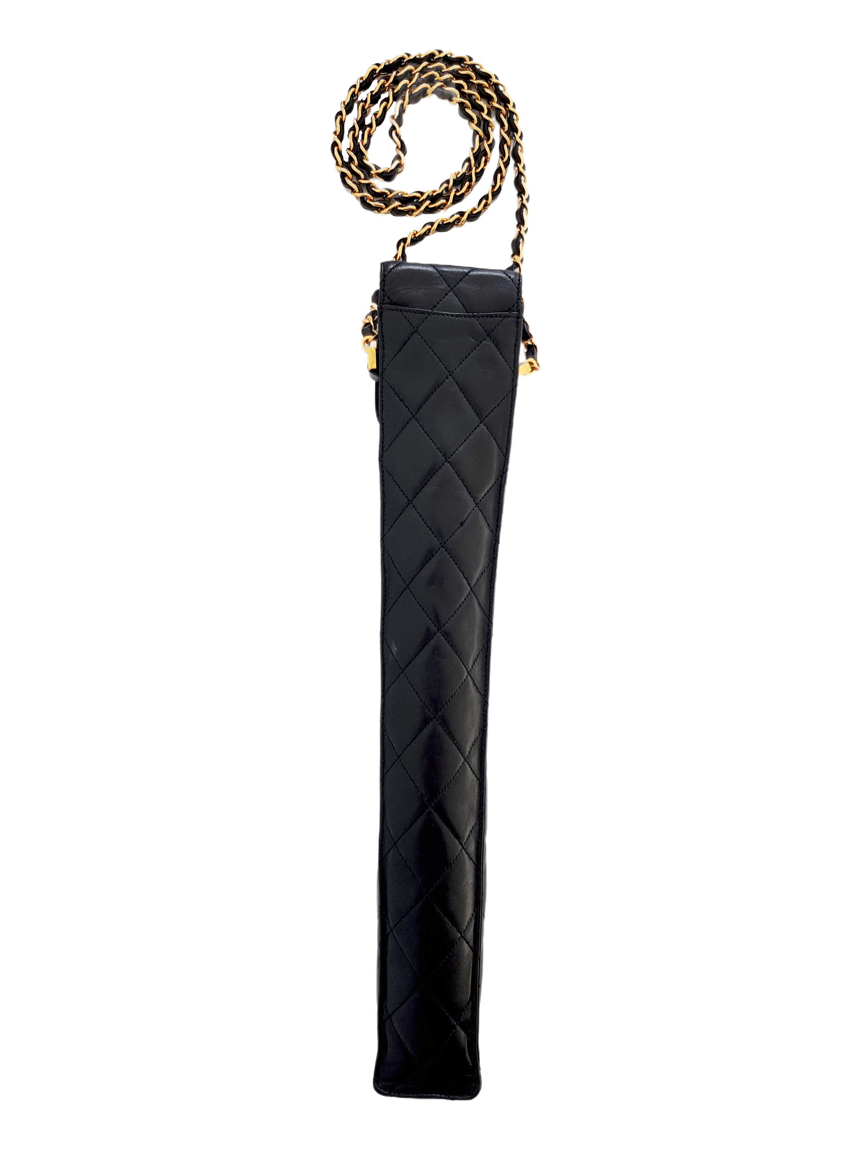 CHANEL FALL / WINTER 1995 (95A) BLACK QUILTED LEATHER CC LOGO TURNLOCK UMBRELLA