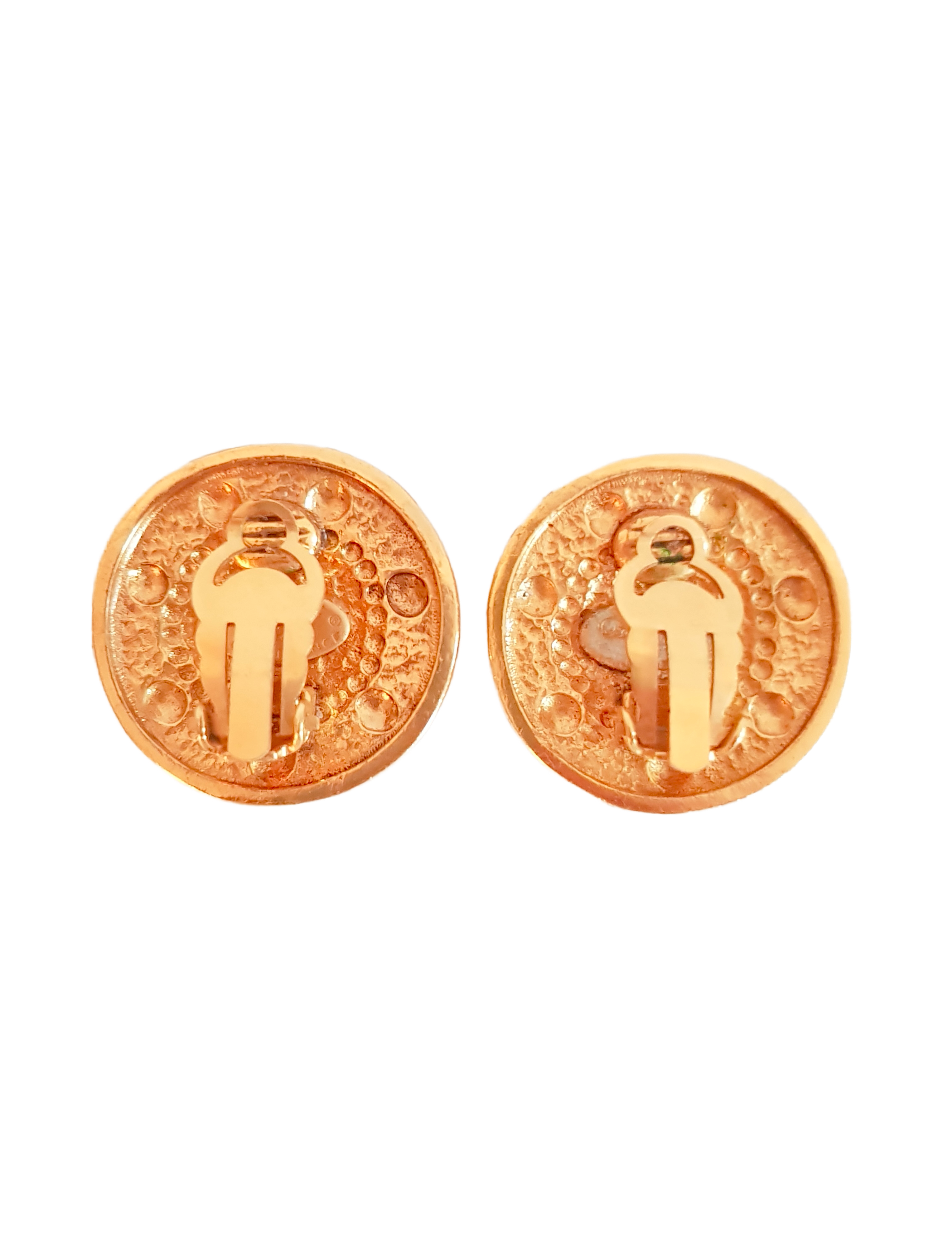 CHANEL FALL / WINTER 1994 (94A) GOLD PLATED CC LOGO ROUND CLIP-ON EARRINGS