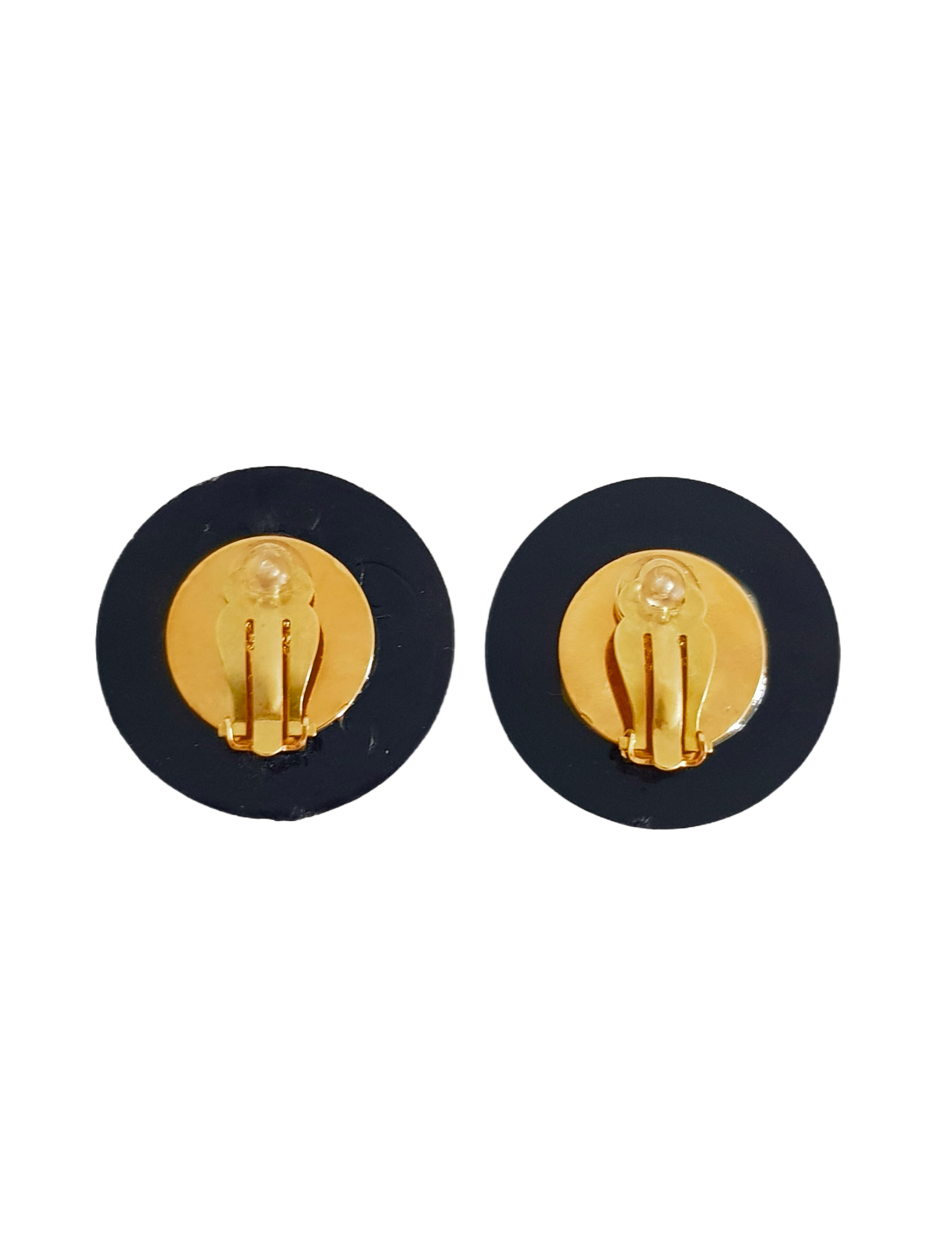 CHANEL FALL / WINTER 1995 (95A) BLACK QUILTED RESIN GOLD PLATED CC LOGO ROUND CLIP-ON EARRINGS