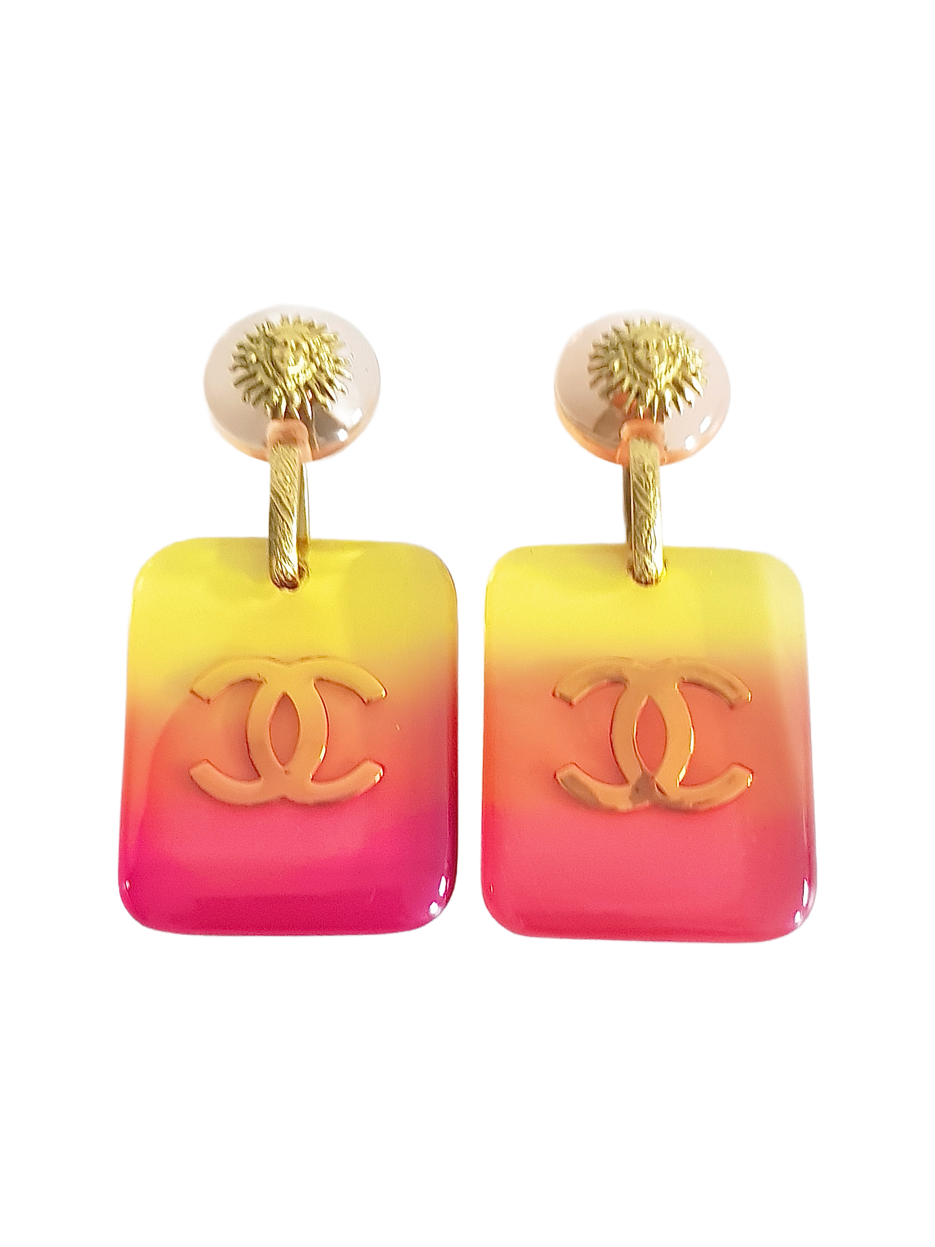 CHANEL CRUISE COLLECTION 1995 (95C) MULTICOLOUR GRADIENT RED YELLOW LUCITE CC LOGO CLIP-ON EARRINGS