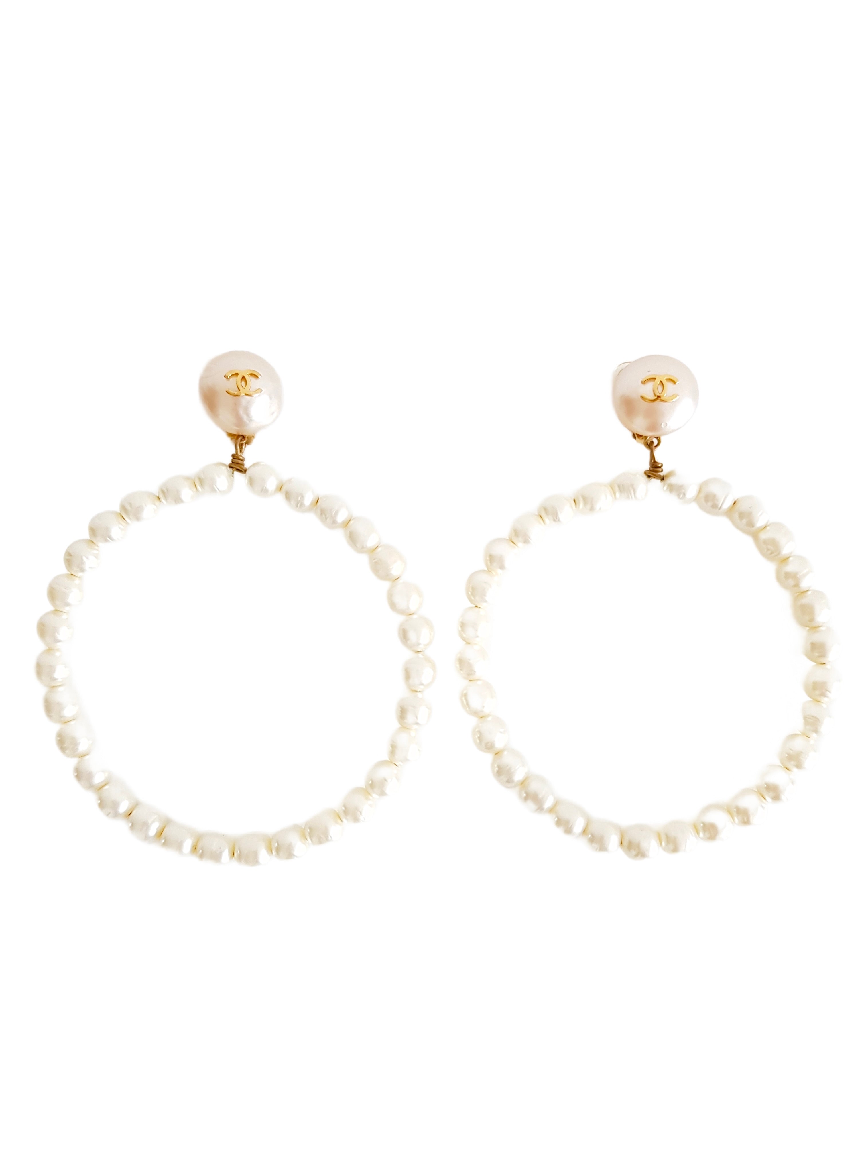 CHANEL HAUTE COUTURE 1995 GOLD PLATED CC LOGO FAUX PEARL CLIP-ON HOOP EARRINGS