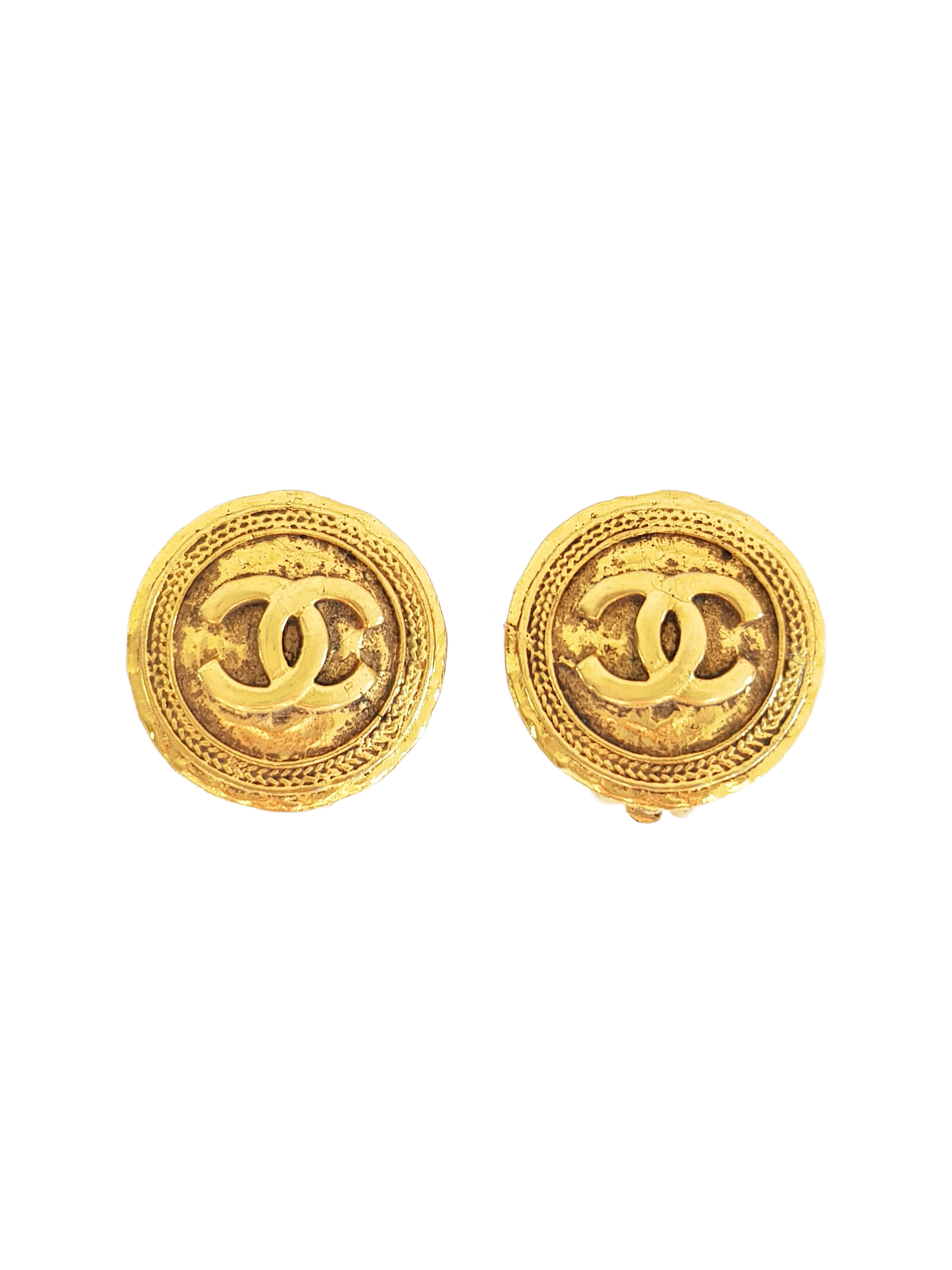 CHANEL 1980'S GOLD PLATED CC LOGO ROUND CLIP-ON EARRINGS