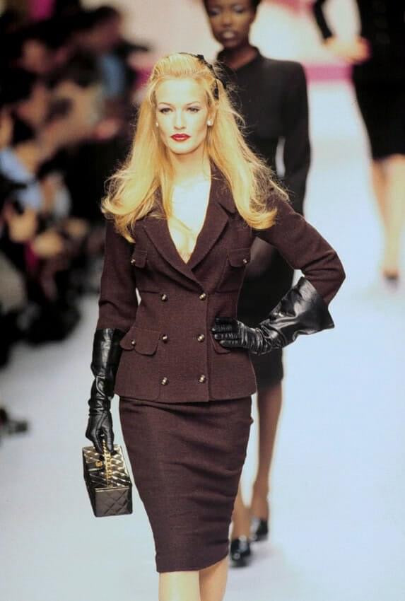 CHANEL FALL/WINTER 1995 (95A) BROWN TWEED DOUBLE BREASTED SKIRT SUIT + MINAUDIERE ENSEMBLE