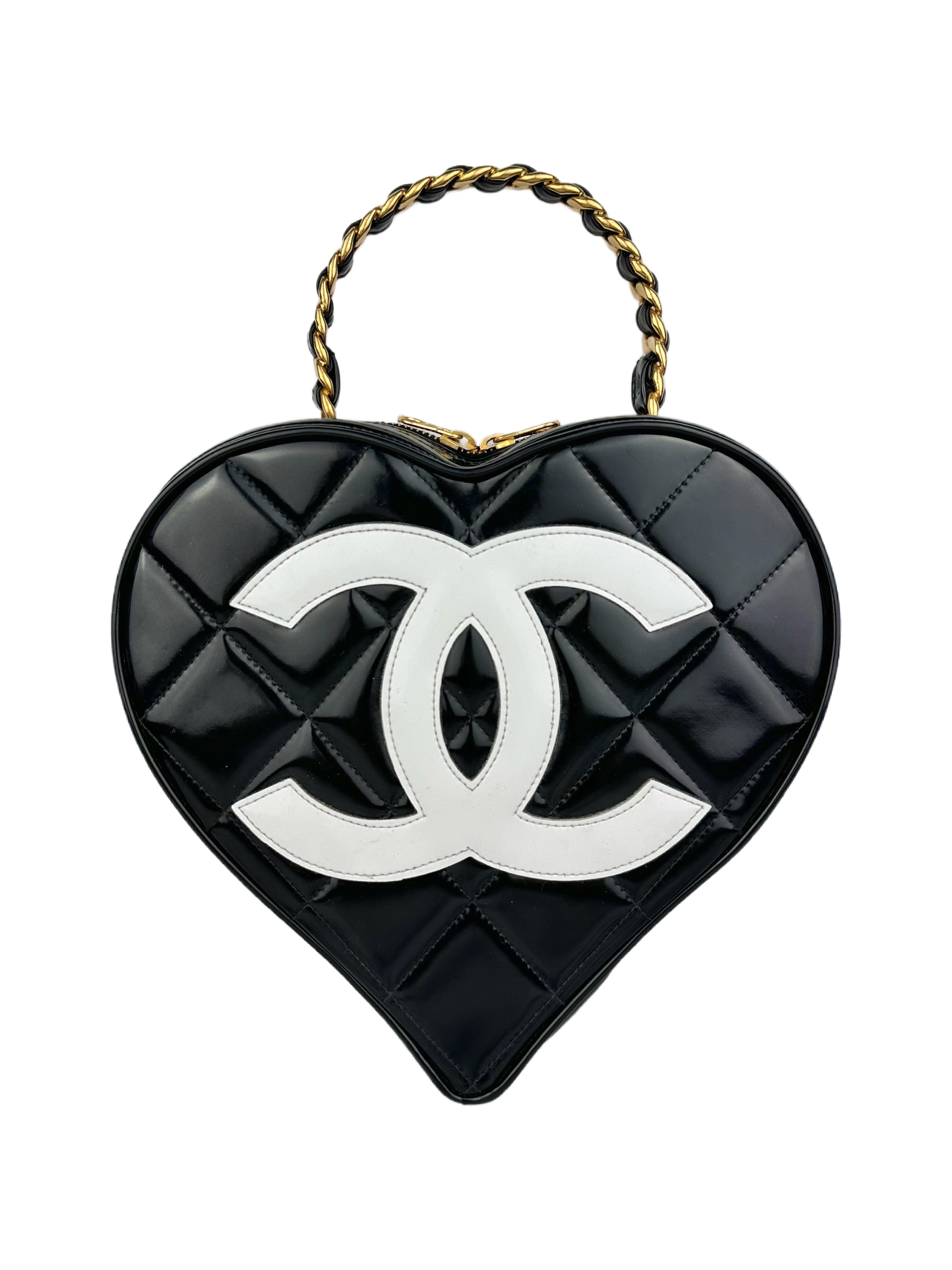 CHANEL SPRING / SUMMER 1995 'BARBIE COLLECTION' BLACK QUILTED  PATENT LEATHER CC LOGO VANITY HAND BAG