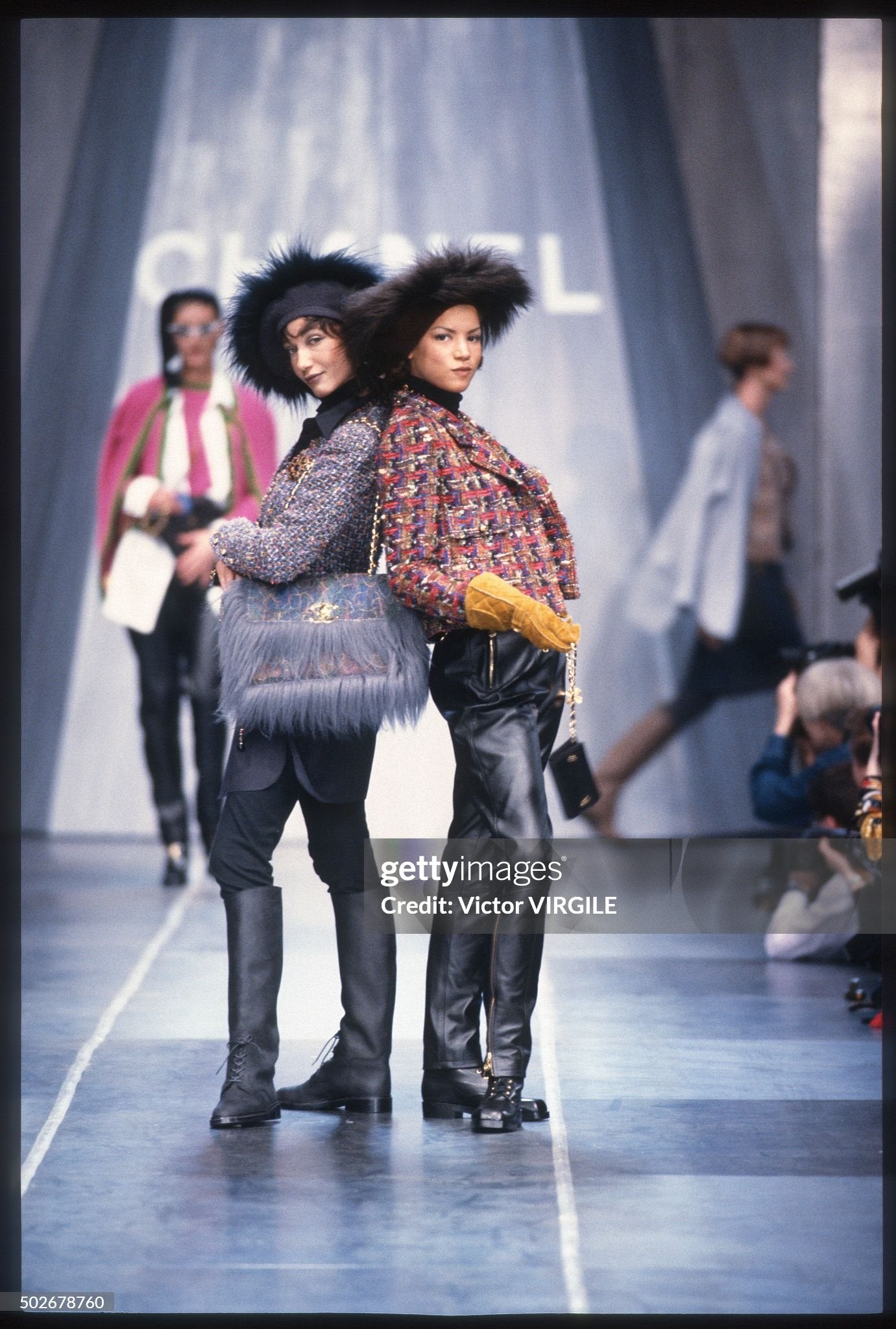 CHANEL FALL / WINTER 1993 BLACK WOOL FAUX FUR TRIM XL BERET