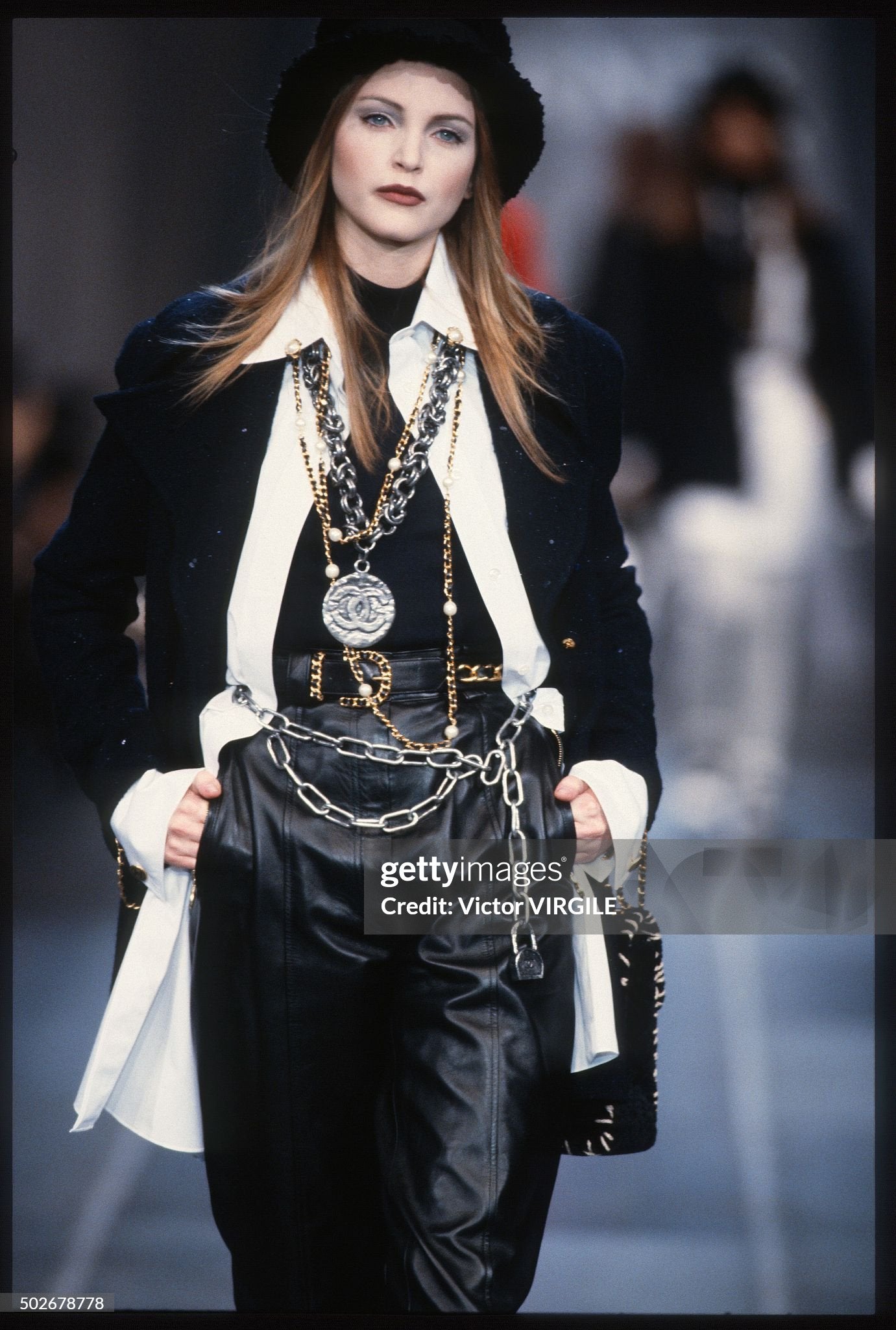 CHANEL FALL / WINTER 1993 (2 SERIES) BLACK BRUSHED VELOURS CC LOGO TURNLOCK JUMBO BAG