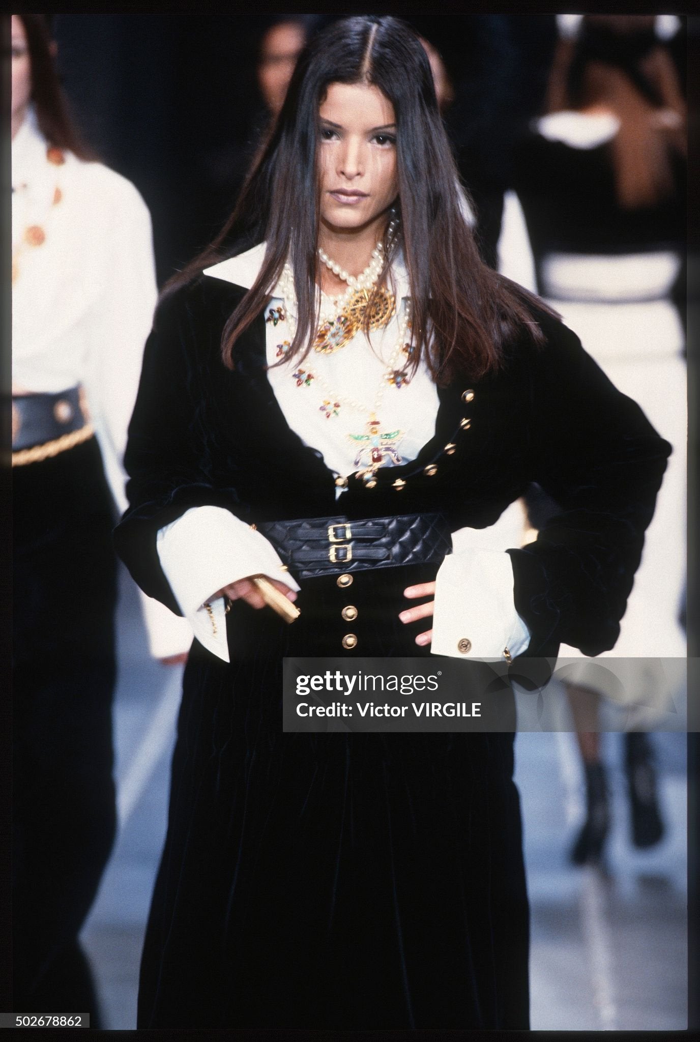 CHANEL FALL / WINTER 1993 BLACK QUILTED LEATHER GOLD PLATED GUN WAIST BELT