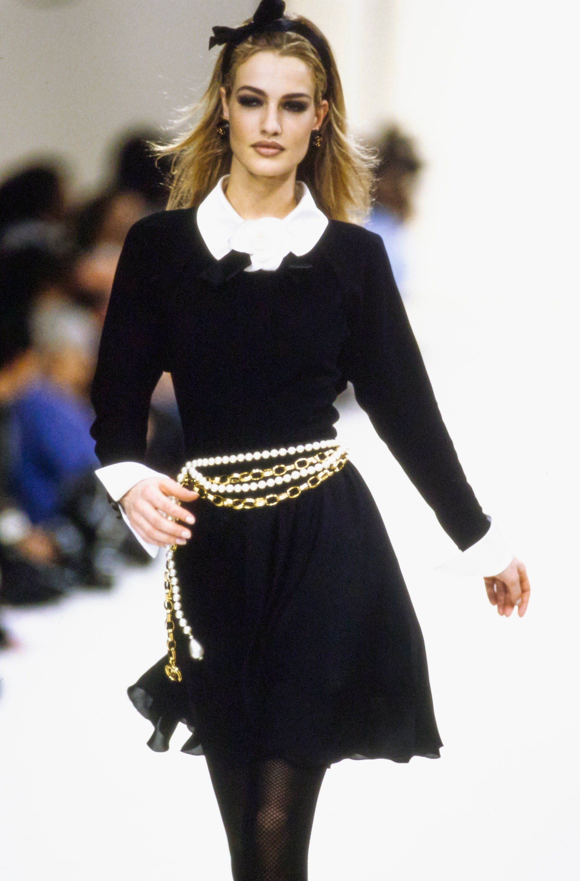 CHANEL FALL/WINTER 1991 (COLLECTION 26) BLACK LUCITE GOLD PLATED CC LOGO XL CLIP-ON EARRINGS