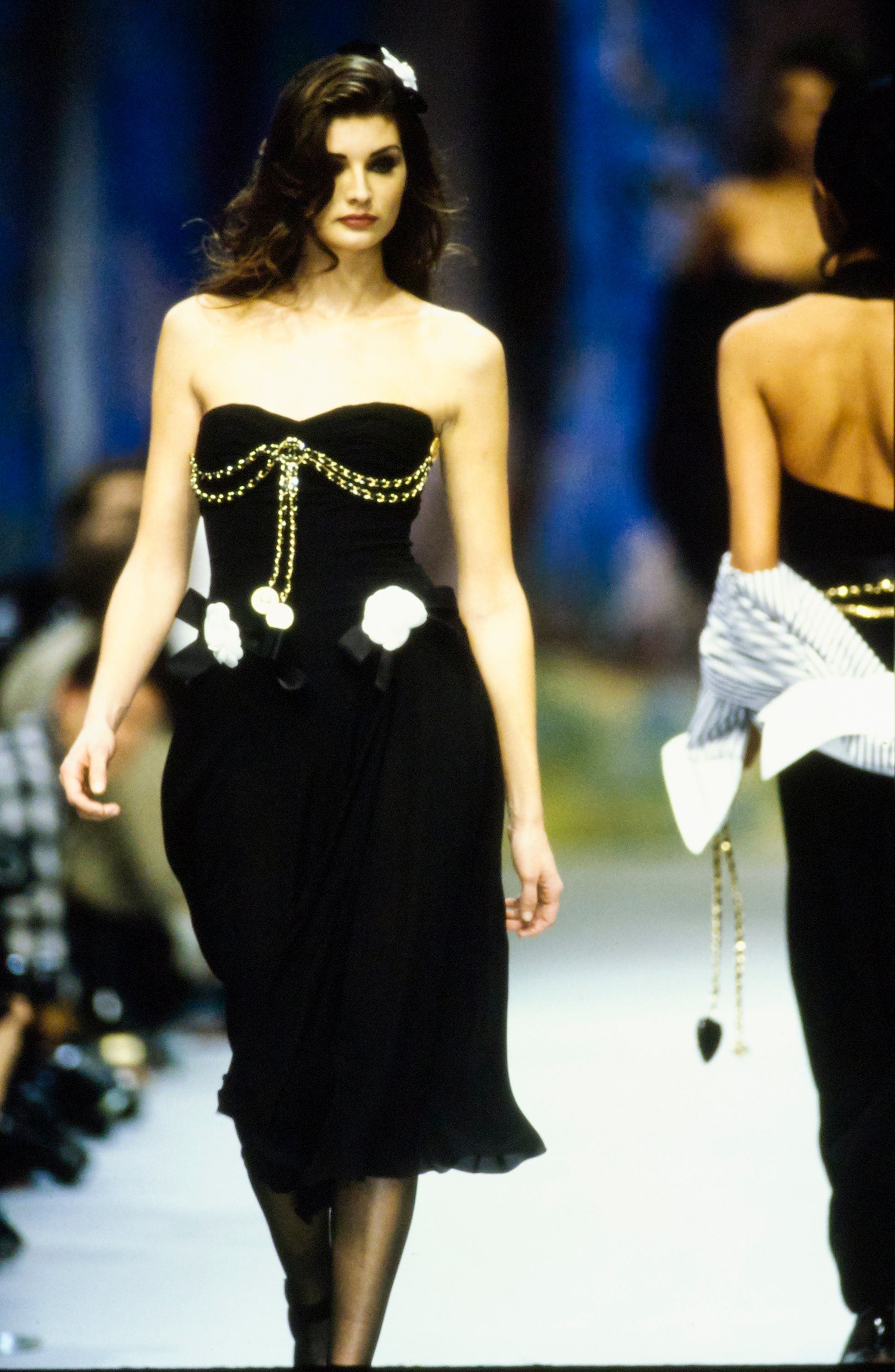 CHANEL SPRING / SUMMER 1992 (COLLECTION 28) GOLD PLATED CC LOGO BLACK ENTWINED LEATHER MEDALLION CHEST BROOCH